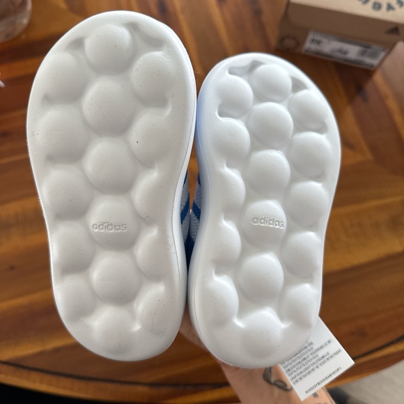 Kids Adidas Bubble Comfy Sneakers Sz 8 - Picture 6 of 6